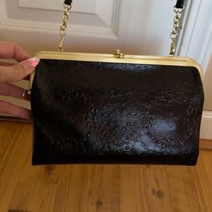 Cute like new Hobo it’s like a Lauren but a purse.